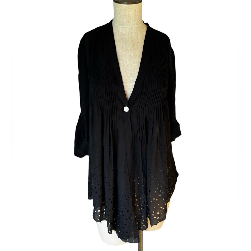 ELIZABETH AND JAMES One Button Pintuck 100% Silk Eyelet Black Blouse Tunic Sz S